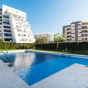 estiloso-apartamento-junto-arroyo-de-la-miel-y-puerto-marina.1costadelsol.com/